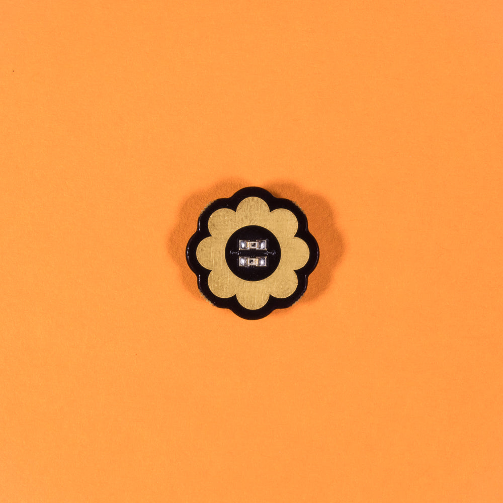 pimoroni-bearables-fox-kit-n-hbares-led-badge-mit-lichtsensor image 5