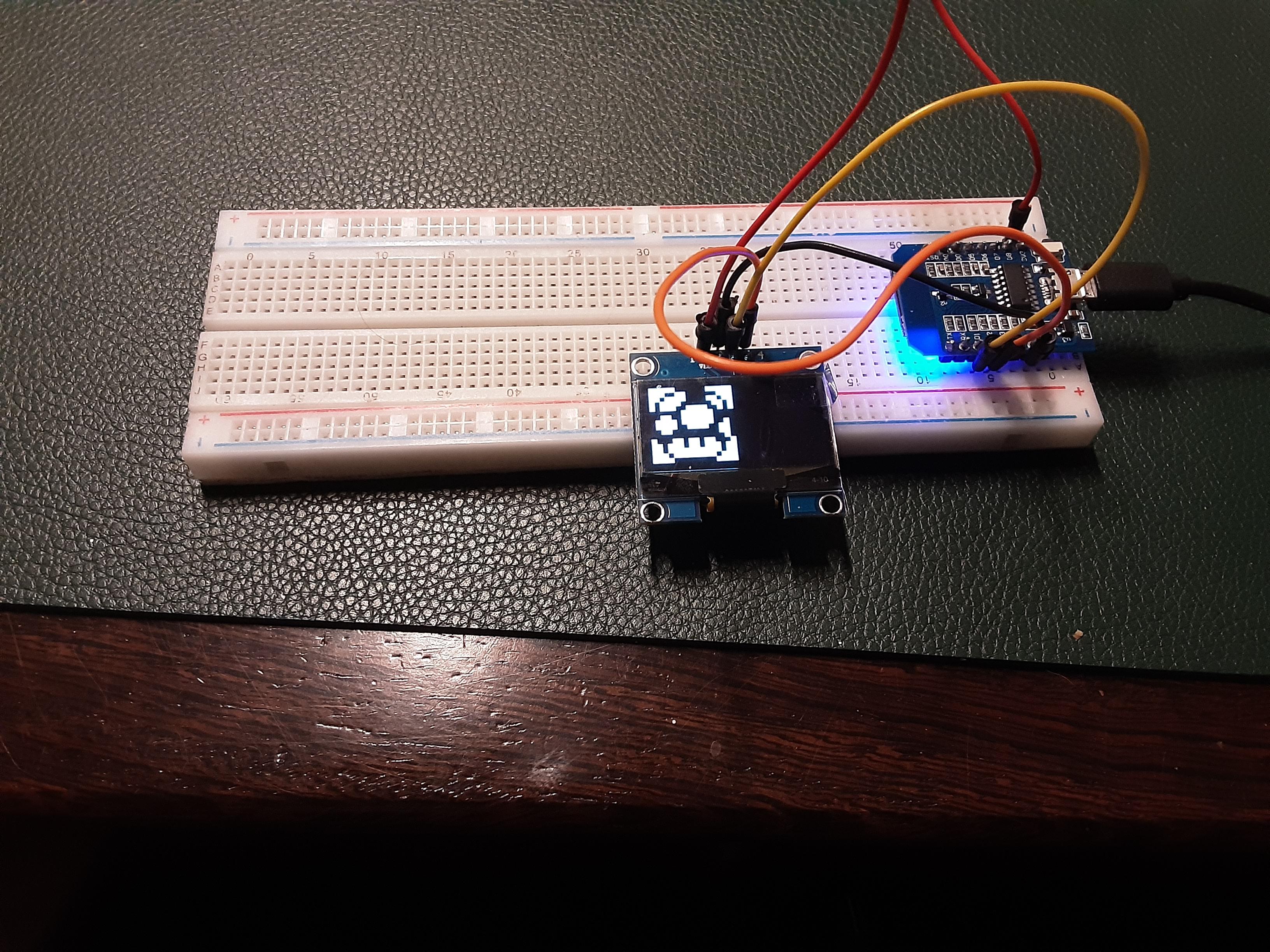 Solides Display für Bastelprojekte