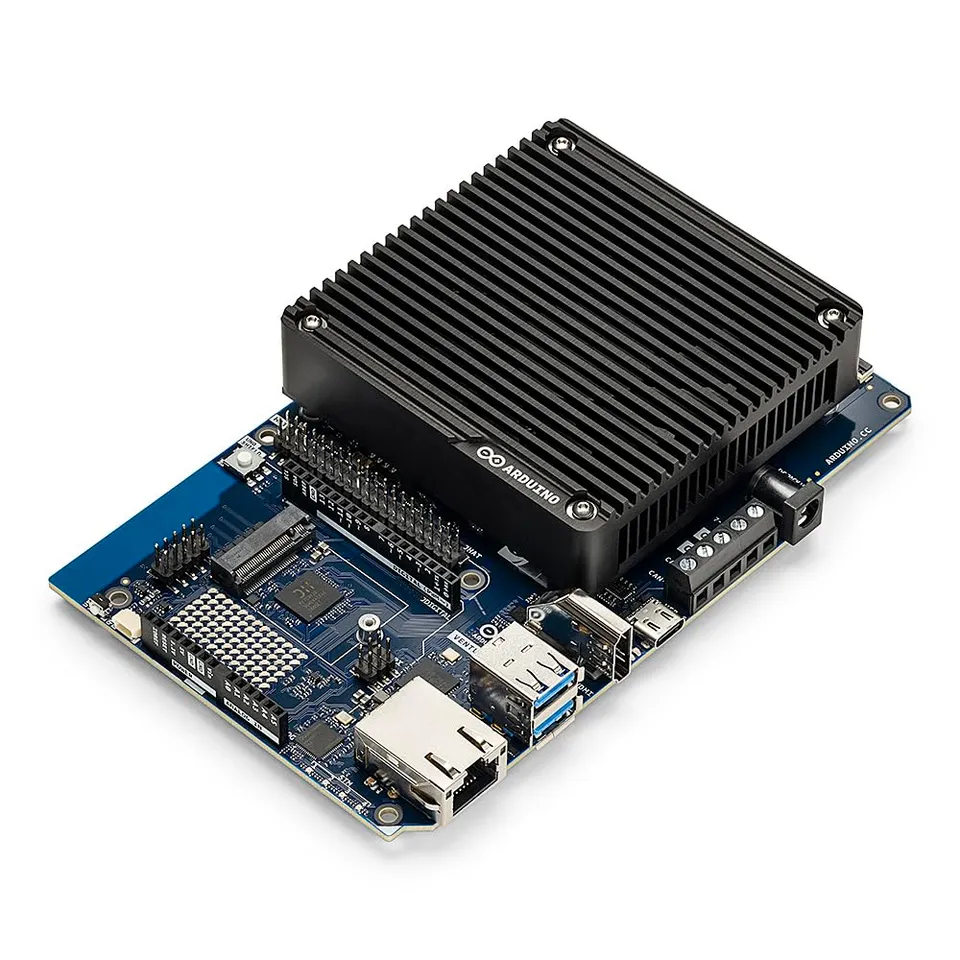 arduino-ventuno-q-abx00181-edge-ai-entwicklungskarte-dragonwing-iq8-stm32h5 image 1