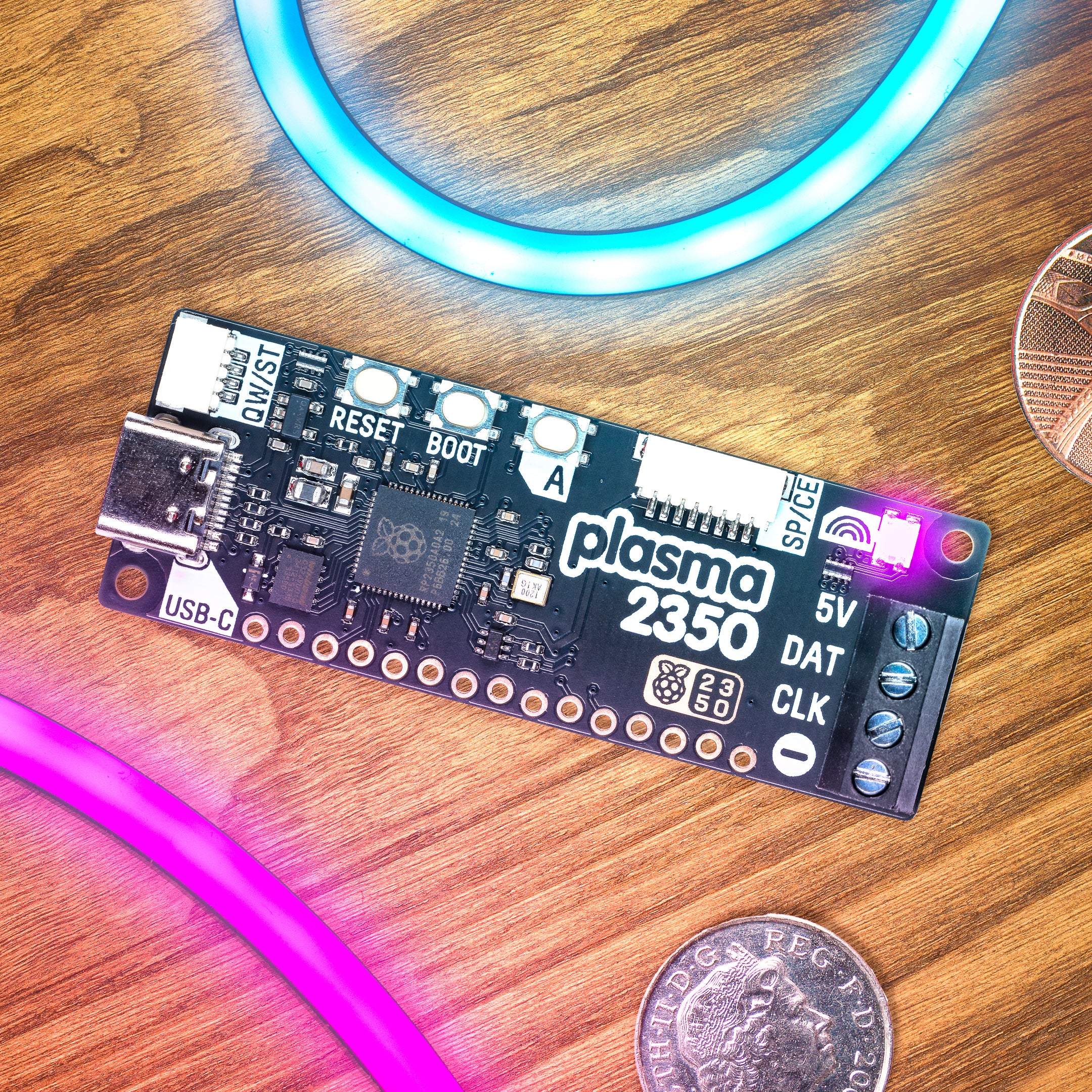 pimoroni-plasma-2350-usb-c-led-controller-f-r-ws2812-neopixel-apa102 image 1