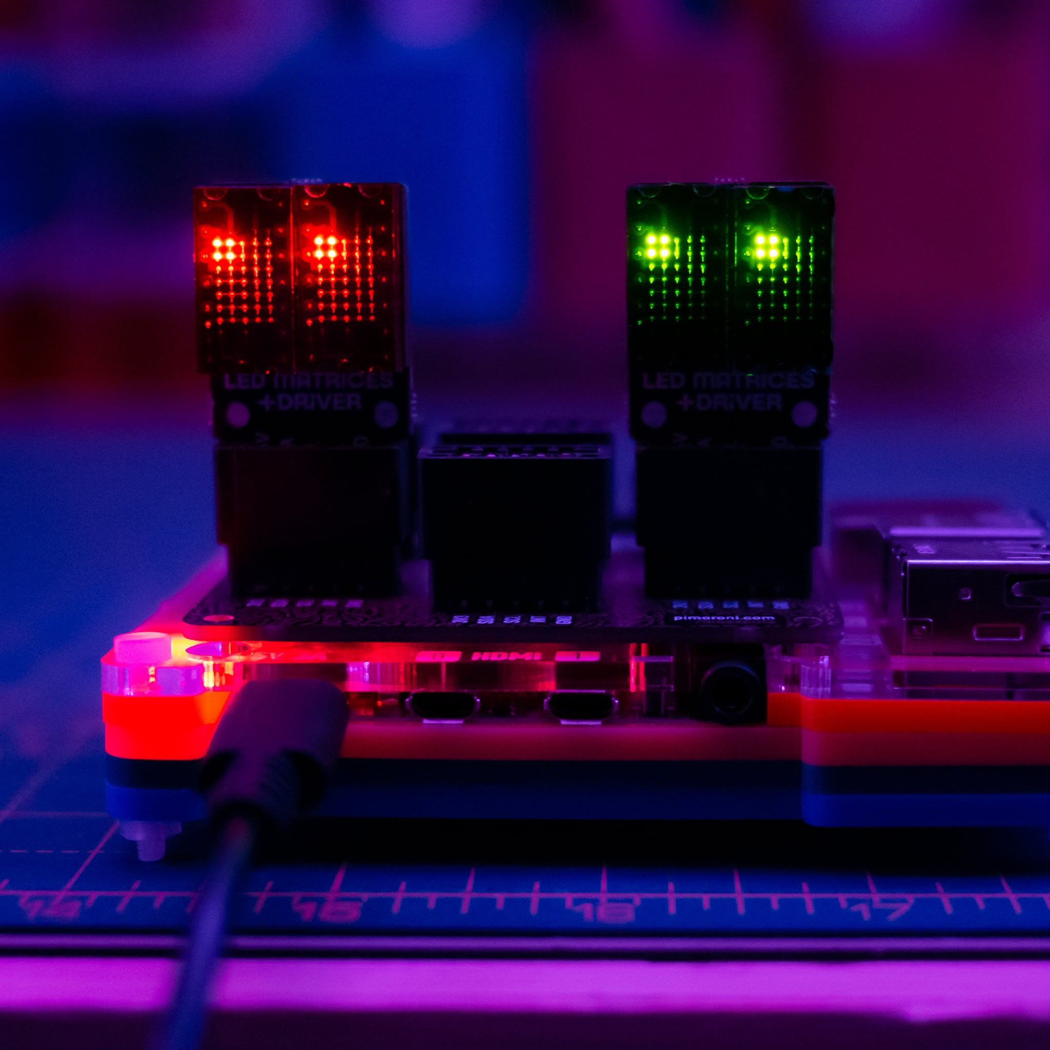 pimoroni-led-dot-matrix-breakout-2x-5x7-ltp305-gr-n-rot-i2c image 8
