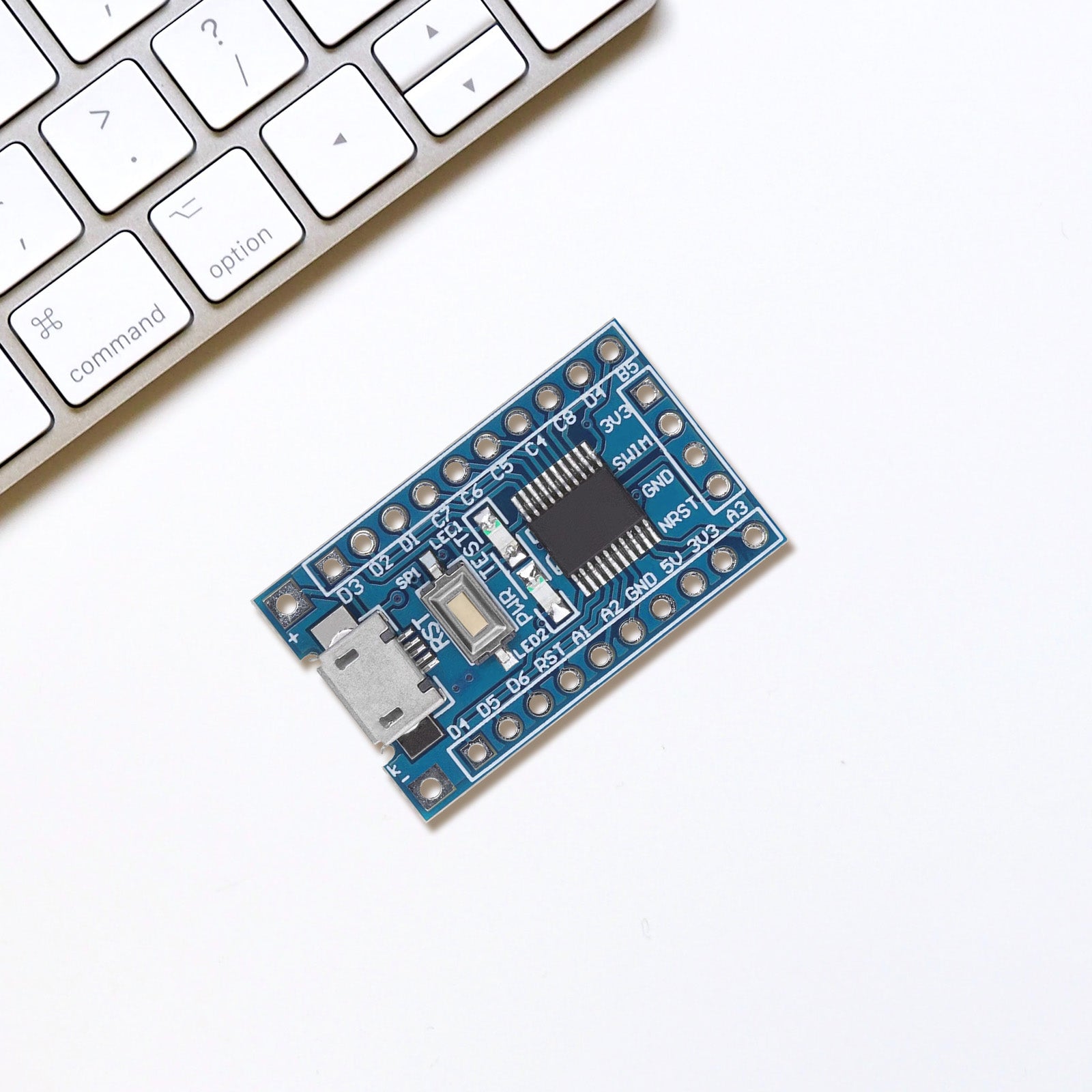 az-delivery-stm8s103f3p6-8-bit-minimum-system-mikrocontroller-development-board- image 4