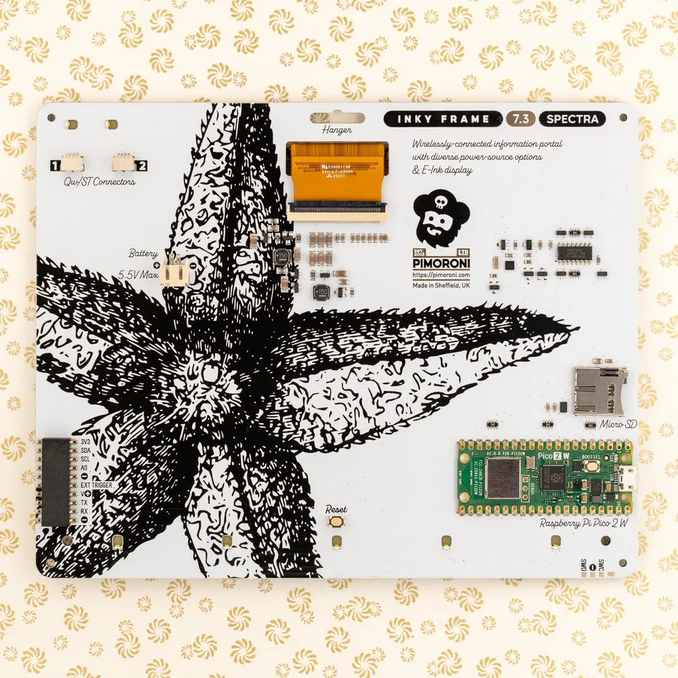pimoroni-inky-frame-7-3-zoll-pico-2-w-onboard-e-ink-farbdisplay-800x480-f-r-foto image 1