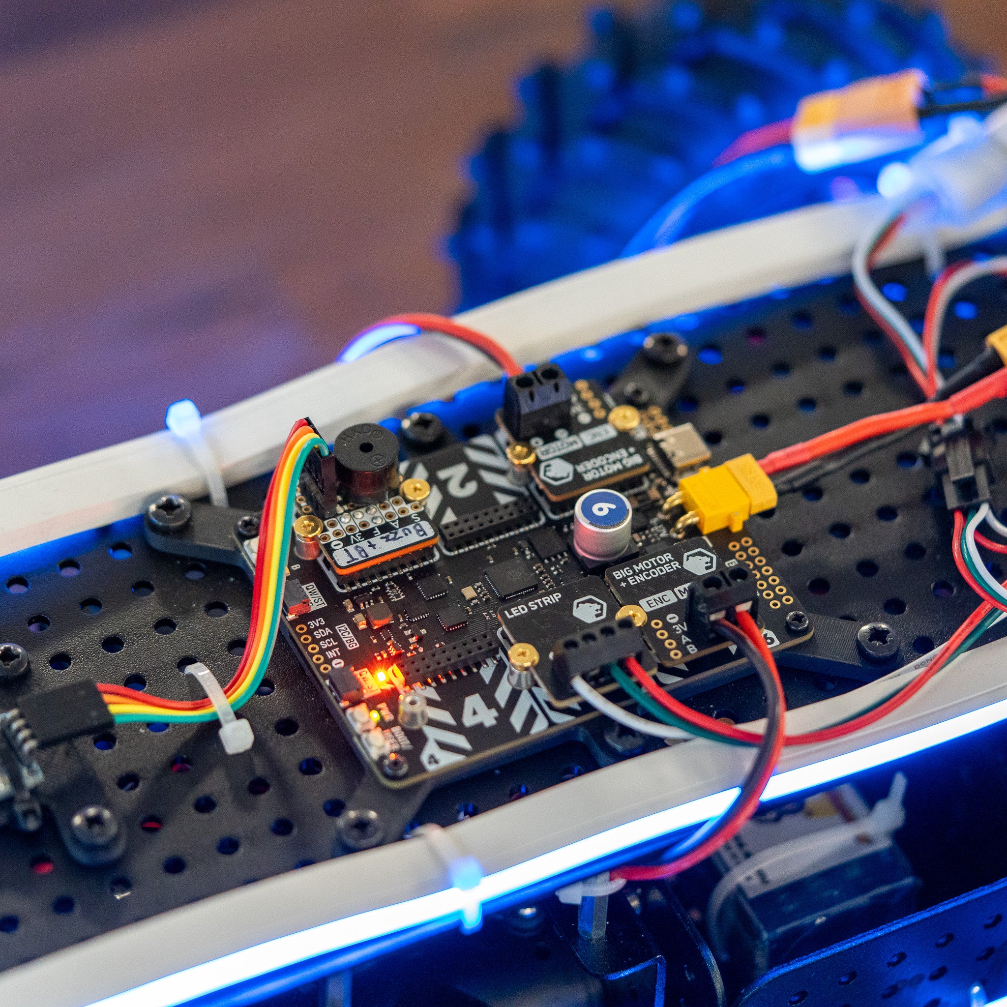 pimoroni-yukon-rp2040-robotik-controller-board-f-r-6-module image 8