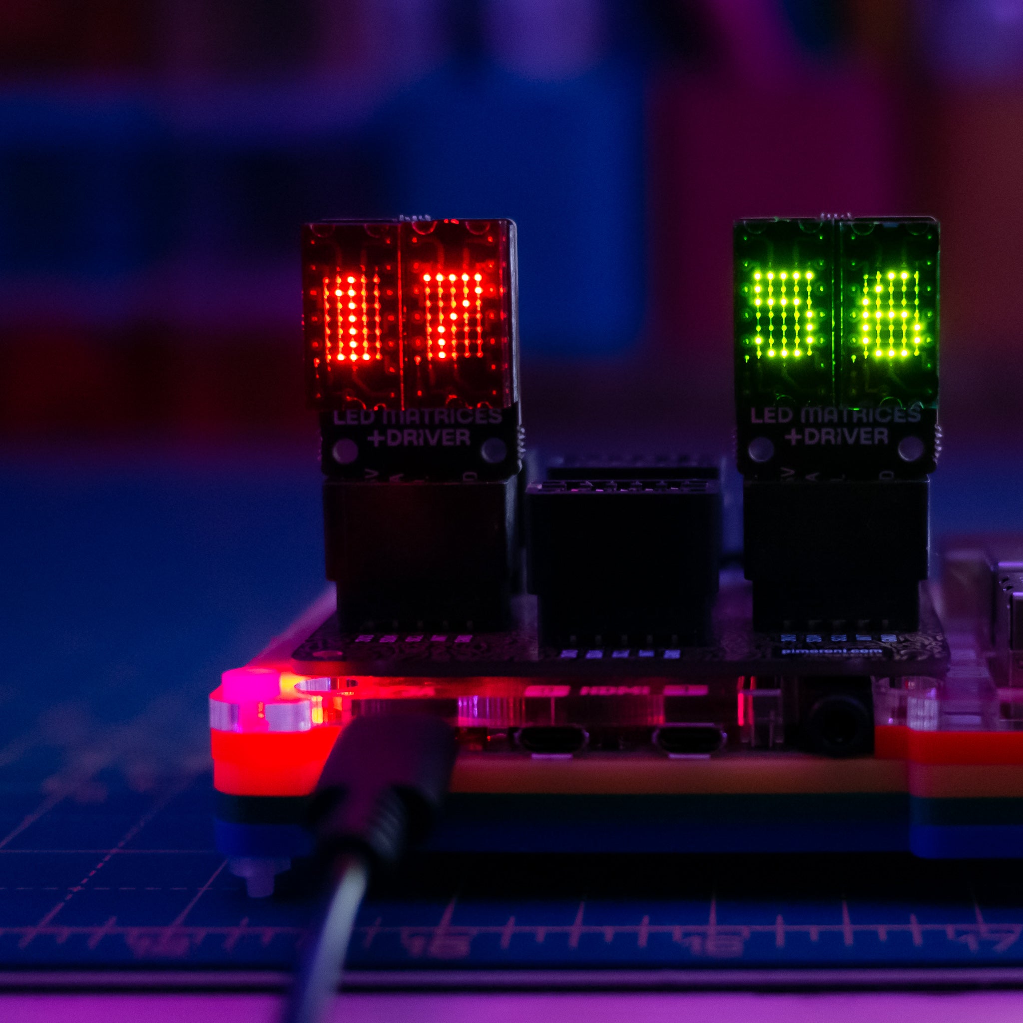 pimoroni-led-dot-matrix-breakout-2x-5x7-ltp305-gr-n-rot-i2c image 7