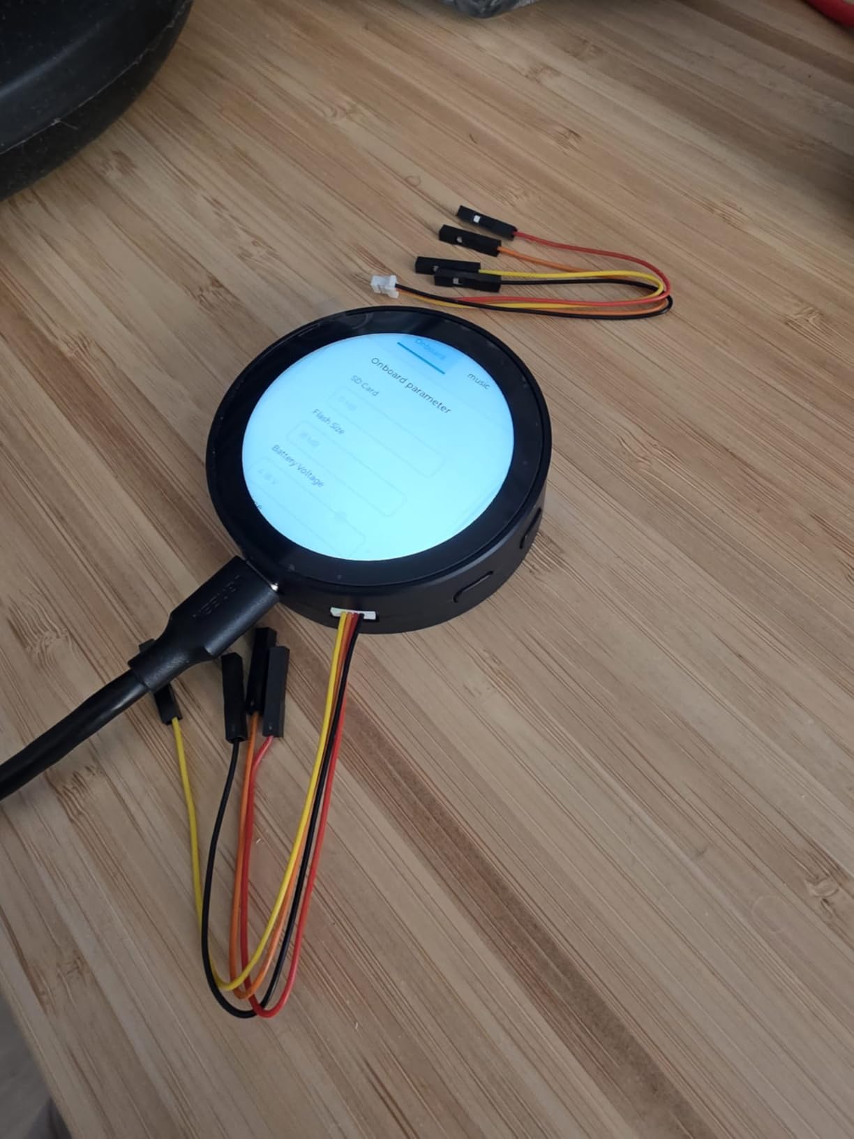 Großes rundes Display gefällt